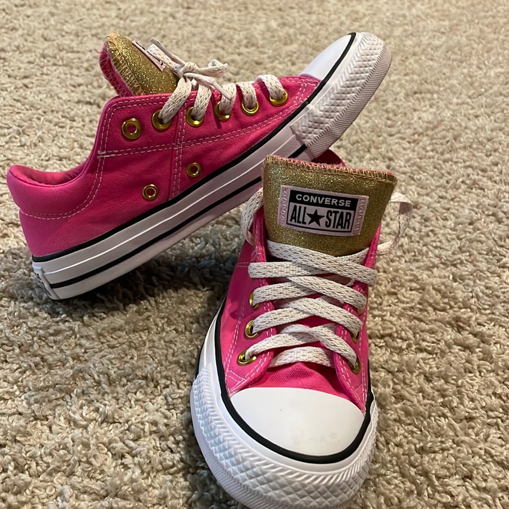 Pink All Star converse size 7 sneakers. Used, clean and excellent condition.